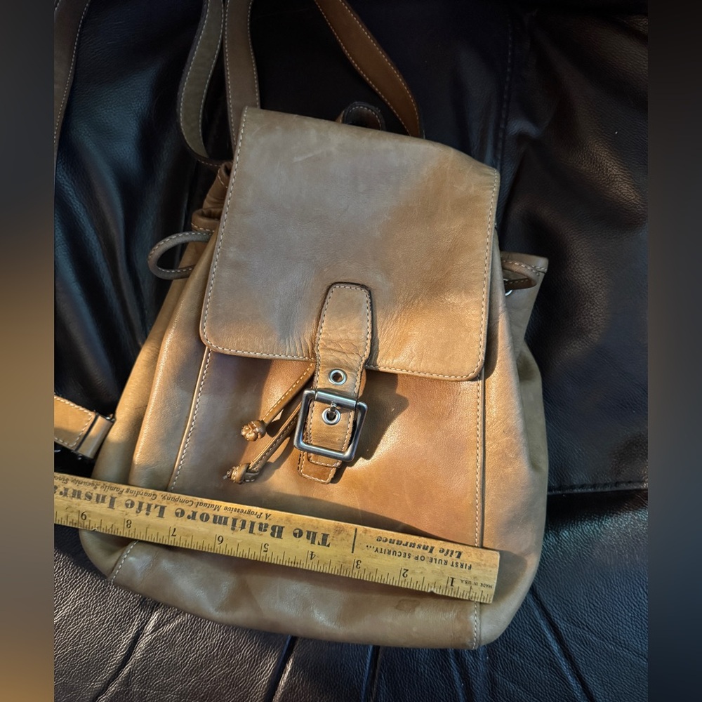 COACH Vintage Light Tan Leather Legacy Drawstring Backpack Bag 9569 small - Picture 10 of 16